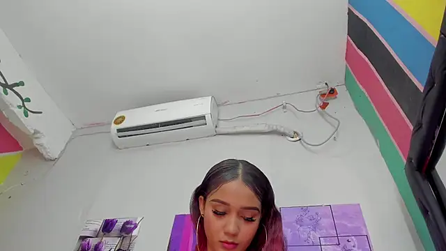 MarianaManzur online show from March 14, 2025, 8:06 pm