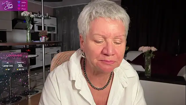 Snapshot of roxana_brooks chatting on March 14, 2025, 5:46 pm roxana brooks online show from March 14, 2025, 5:46 pm