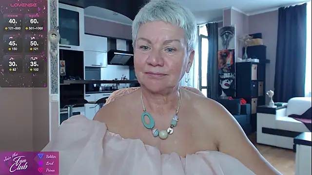 Snapshot of roxana_brooks chatting on September 22, 2025, 1:28 pm roxana brooks online show from September 22, 2025, 1:28 pm