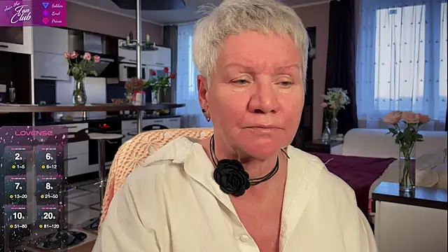 Snapshot of roxana_brooks chatting on February 27, 2025, 2:32 pm roxana brooks online show from February 27, 2025, 2:32 pm