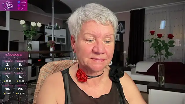Snapshot of roxana_brooks chatting on February 2, 2025, 5:04 pm roxana brooks online show from February 2, 2025, 5:04 pm