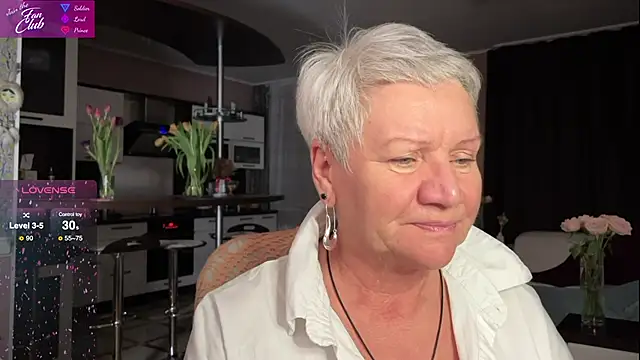 Snapshot of roxana_brooks chatting on March 11, 2025, 4:40 pm roxana brooks online show from March 11, 2025, 4:40 pm