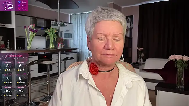 Snapshot of roxana_brooks chatting on March 8, 2025, 11:27 am roxana brooks online show from March 8, 2025, 11:27 am