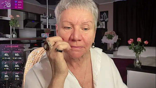 Snapshot of roxana_brooks chatting on February 21, 2025, 2:59 pm roxana brooks online show from February 21, 2025, 2:59 pm