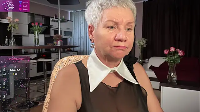 Snapshot of roxana_brooks chatting on February 25, 2025, 2:15 pm roxana brooks online show from February 25, 2025, 2:15 pm