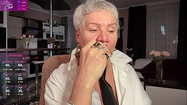 Snapshot of roxana_brooks chatting on March 5, 2025, 7:06 pm roxana brooks online show from March 5, 2025, 7:06 pm