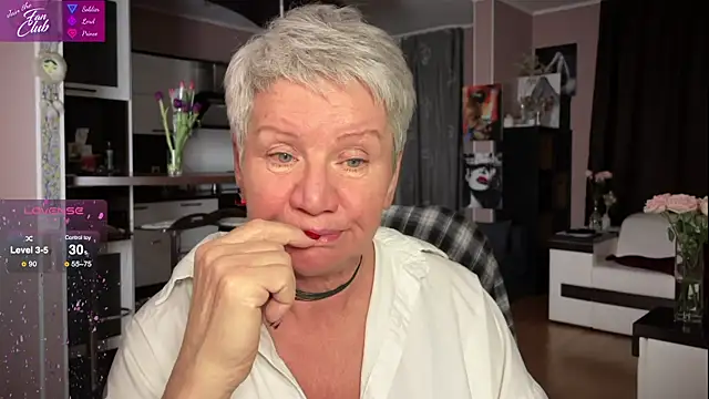 Snapshot of roxana_brooks chatting on March 8, 2025, 8:35 pm roxana brooks online show from March 8, 2025, 8:35 pm