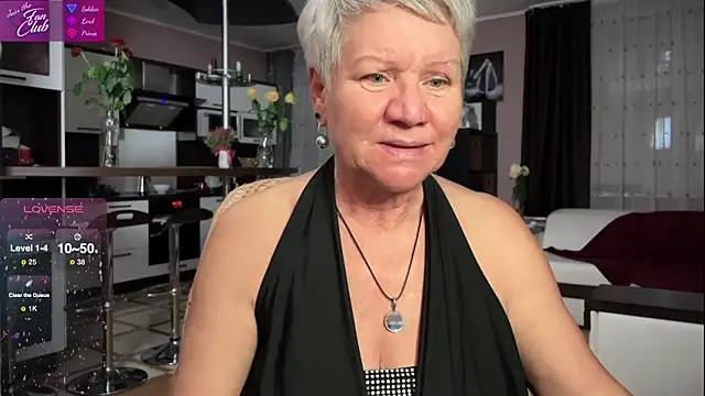 Snapshot of roxana_brooks chatting on February 10, 2025, 6:24 pm roxana brooks online show from February 10, 2025, 6:24 pm