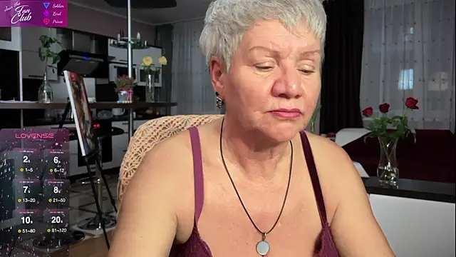 Snapshot of roxana_brooks chatting on February 14, 2025, 9:21 pm roxana brooks online show from February 14, 2025, 9:21 pm