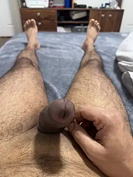 brownboylonghairy online show from February 26, 2025, 11:41 pm