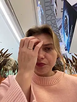 ValenciaShock online show from December 18, 2025, 6:51 am