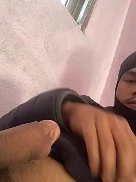 Snapshot of Hullax chatting on January 16, 2026, 3:43 am Hullax online show from January 16, 2026, 3:43 am