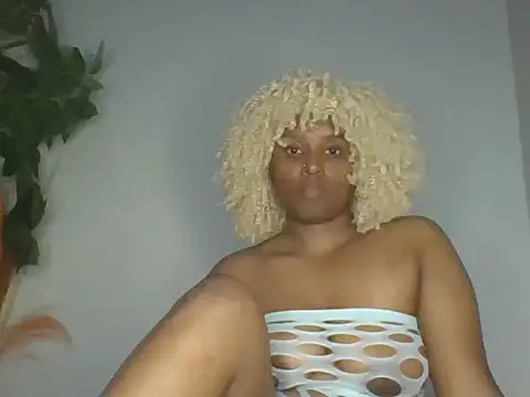 Snapshot of queen_mendyz chatting on May 27, 2026, 4:58 pm queen mendyz online show from May 27, 2026, 4:58 pm