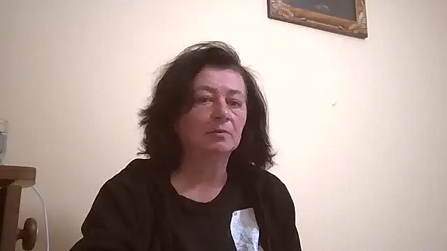 GypsiQueen2 online show from May 1, 2026, 9:09 pm