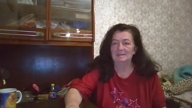 Snapshot of GypsiQueen2 chatting on October 25, 2025, 5:02 pm GypsiQueen2 online show from October 25, 2025, 5:02 pm