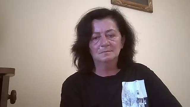 GypsiQueen2 online show from June 3, 2026, 4:33 pm