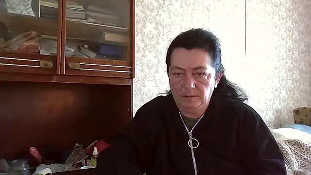 Snapshot of GypsiQueen2 chatting on November 2, 2025, 6:29 am GypsiQueen2 online show from November 2, 2025, 6:29 am