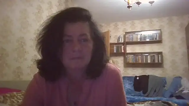 Snapshot of GypsiQueen2 chatting on July 17, 2026, 7:33 pm GypsiQueen2 online show from July 17, 2026, 7:33 pm