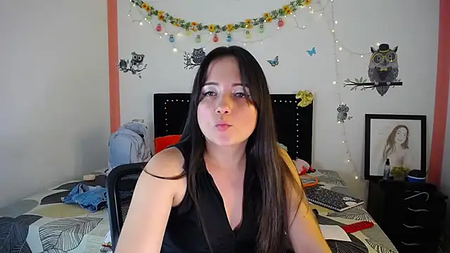 Snapshot of naughty_girl_4u chatting on March 8, 2025, 12:11 am naughty girl 4u online show from March 8, 2025, 12:11 am