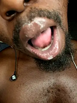 Texanguy01 online show from October 15, 2025, 2:10 am