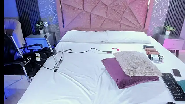 Snapshot of Amanda-Cruz chatting on March 21, 2026, 12:45 am Amanda-Cruz online show from March 21, 2026, 12:45 am