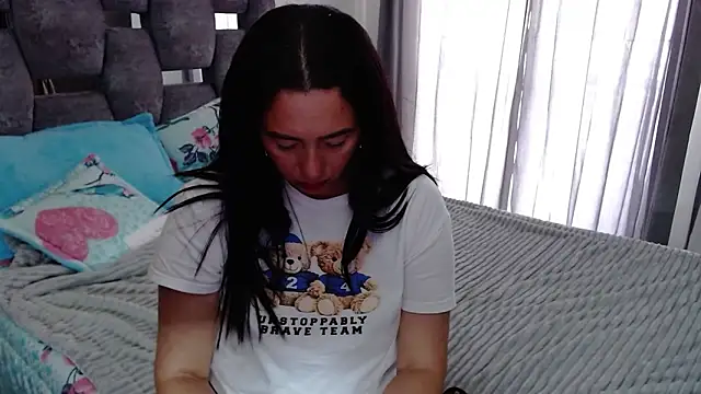 Snapshot of sara_hott_1 chatting on September 23, 2025, 8:38 pm sara hott 1 online show from September 23, 2025, 8:38 pm