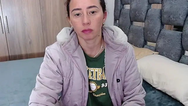 Snapshot of sara_hott_1 chatting on February 27, 2025, 1:38 pm sara hott 1 online show from February 27, 2025, 1:38 pm