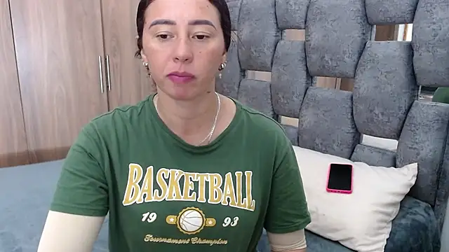 Snapshot of sara_hott_1 chatting on February 26, 2025, 2:16 pm sara hott 1 online show from February 26, 2025, 2:16 pm