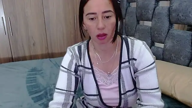 Snapshot of sara_hott_1 chatting on March 7, 2025, 12:34 pm sara hott 1 online show from March 7, 2025, 12:34 pm