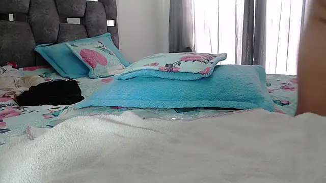 Snapshot of sara_hott_1 chatting on February 24, 2026, 3:13 pm sara hott 1 online show from February 24, 2026, 3:13 pm