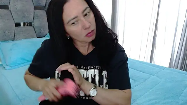 Snapshot of sara_hott_1 chatting on September 17, 2025, 3:25 pm sara hott 1 online show from September 17, 2025, 3:25 pm