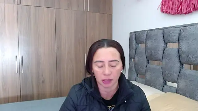 Snapshot of sara_hott_1 chatting on March 10, 2025, 12:28 pm sara hott 1 online show from March 10, 2025, 12:28 pm