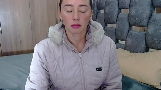 Snapshot of sara_hott_1 chatting on February 20, 2025, 6:57 pm sara hott 1 online show from February 20, 2025, 6:57 pm