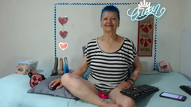 loquitaqueen011 online show from January 11, 2026, 2:57 pm