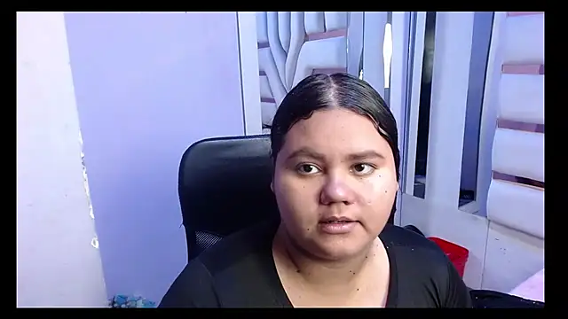 ValenTitis online show from November 11, 2025, 8:36 pm