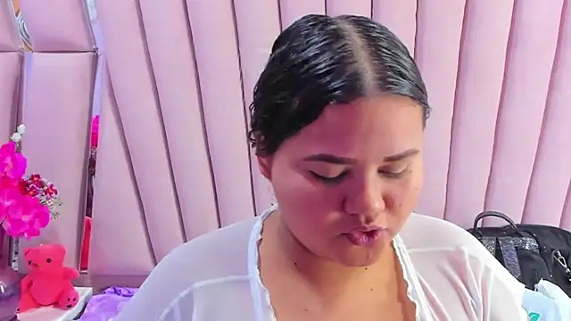 ValenTitis online show from February 9, 2025, 2:17 am