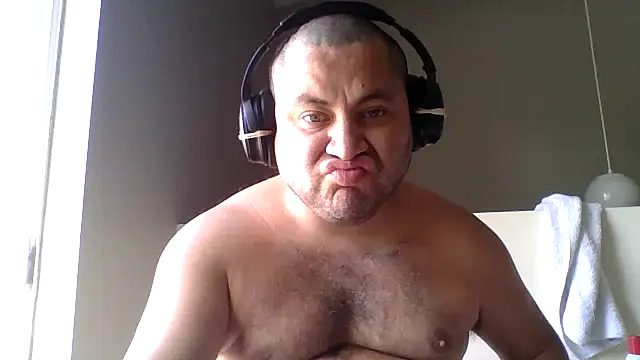 Hammyric786 online show from October 14, 2025, 3:23 pm