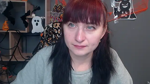 NinaFlawlees online show from October 20, 2025, 12:06 pm