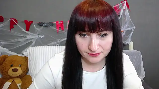 NinaFlawlees online show from October 18, 2025, 12:07 pm