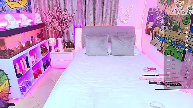 Snapshot of tattooBabyxxx chatting on November 6, 2025, 9:41 pm tattooBabyxxx online show from November 6, 2025, 9:41 pm