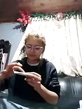 Snapshot of Hathorlove chatting on December 16, 2024, 8:37 pm Hathorlove online show from December 16, 2024, 8:37 pm