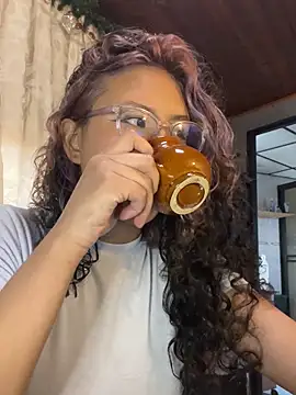 Snapshot of Hathorlove chatting on January 25, 2025, 10:28 pm Hathorlove online show from January 25, 2025, 10:28 pm