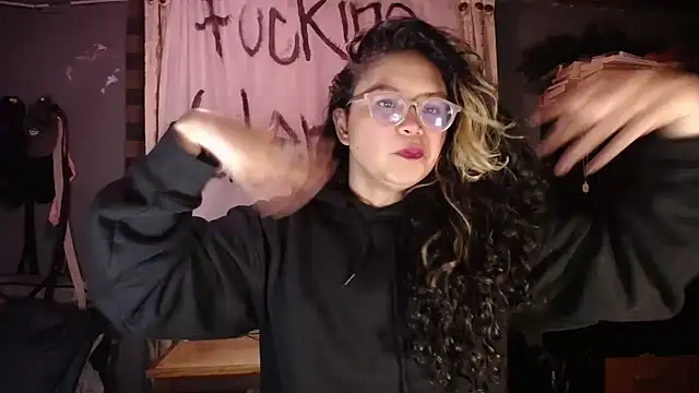 Hathorlove online show from February 18, 2026, 7:06 am