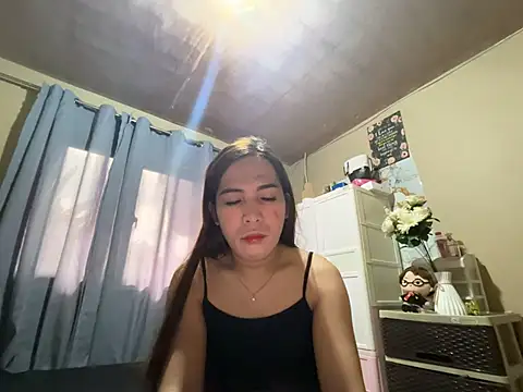 Msyensmith online show from June 3, 2026, 12:33 am
