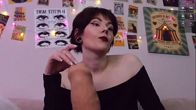 Snapshot of Luna_Blake chatting on April 24, 2026, 3:36 pm Luna Blake online show from April 24, 2026, 3:36 pm