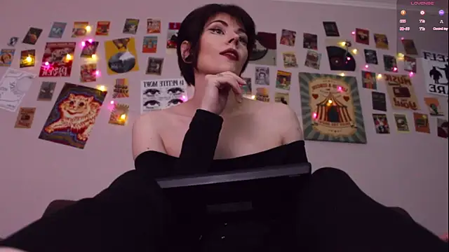 Snapshot of Luna_Blake chatting on May 27, 2026, 5:20 pm Luna Blake online show from May 27, 2026, 5:20 pm