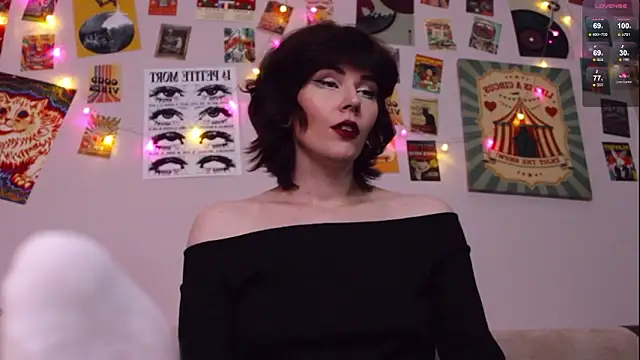 Luna Blake online show from March 21, 2026, 1:04 pm