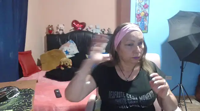 Snapshot of milfeddy_ chatting on February 13, 2025, 9:06 pm milfeddy online show from February 13, 2025, 9:06 pm