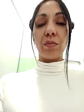 Snapshot of LeticiaWoods chatting on February 9, 2025, 12:08 pm LeticiaWoods online show from February 9, 2025, 12:08 pm