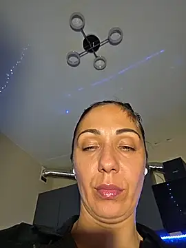 Snapshot of LeticiaWoods chatting on June 18, 2026, 11:21 pm LeticiaWoods online show from June 18, 2026, 11:21 pm